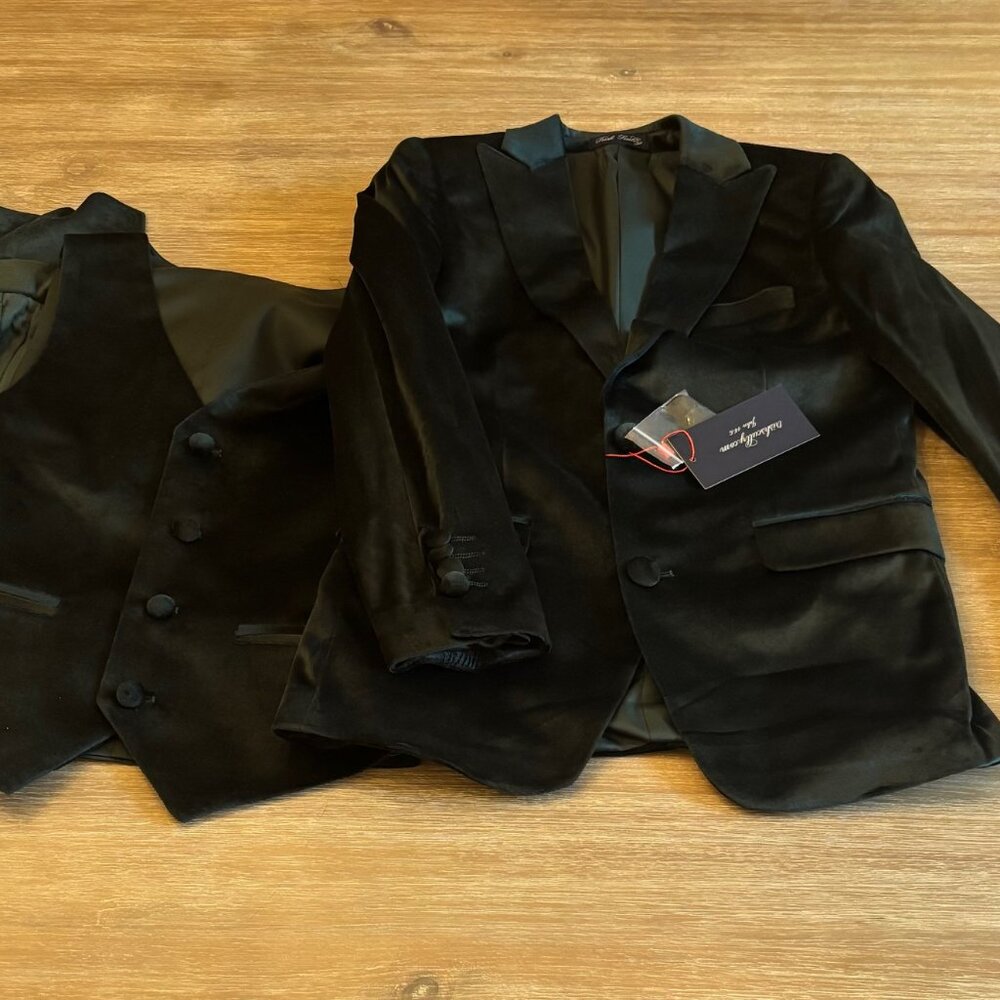 Trish Scully Boys Green Velvit 3-Piece Suit